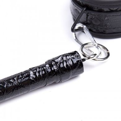 Распорка с наручниками и поножами DS Fetish, лакированная, черного цвета