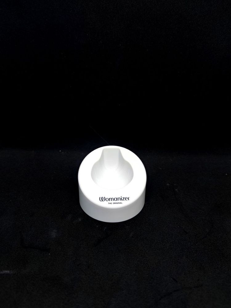Подставка для вакуумного клиторального стимулятора Womanizer Starlet 3 белая