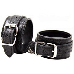 Наручники из экокожи DS Fetish Wrist Restraints черные с серебристой фурнитурой