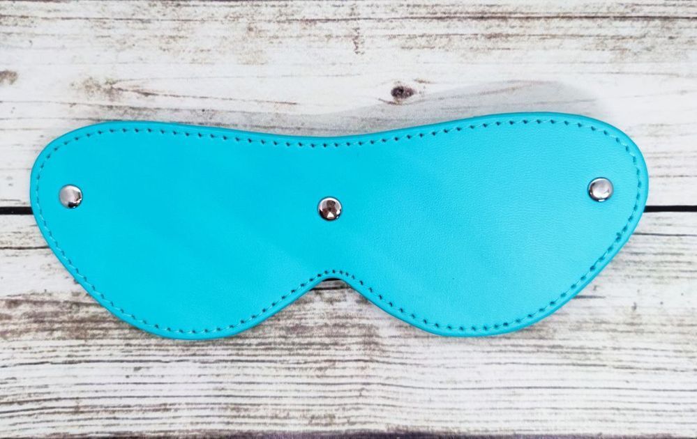 Маска на очі із заклепками DS Fetish Blindfold blue
